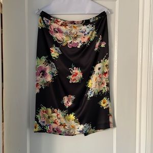Dolce & Gabbana Stretch Silk Pencil Skirt